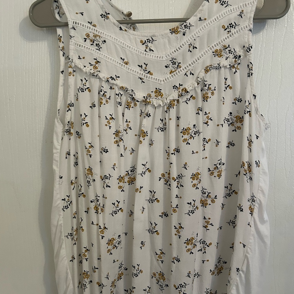 Elegant Floral White Tank Top